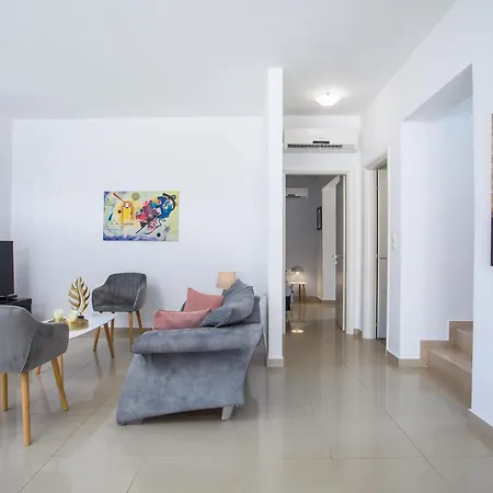 Aggelina Villa