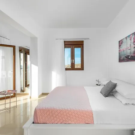Aggelina Villa *